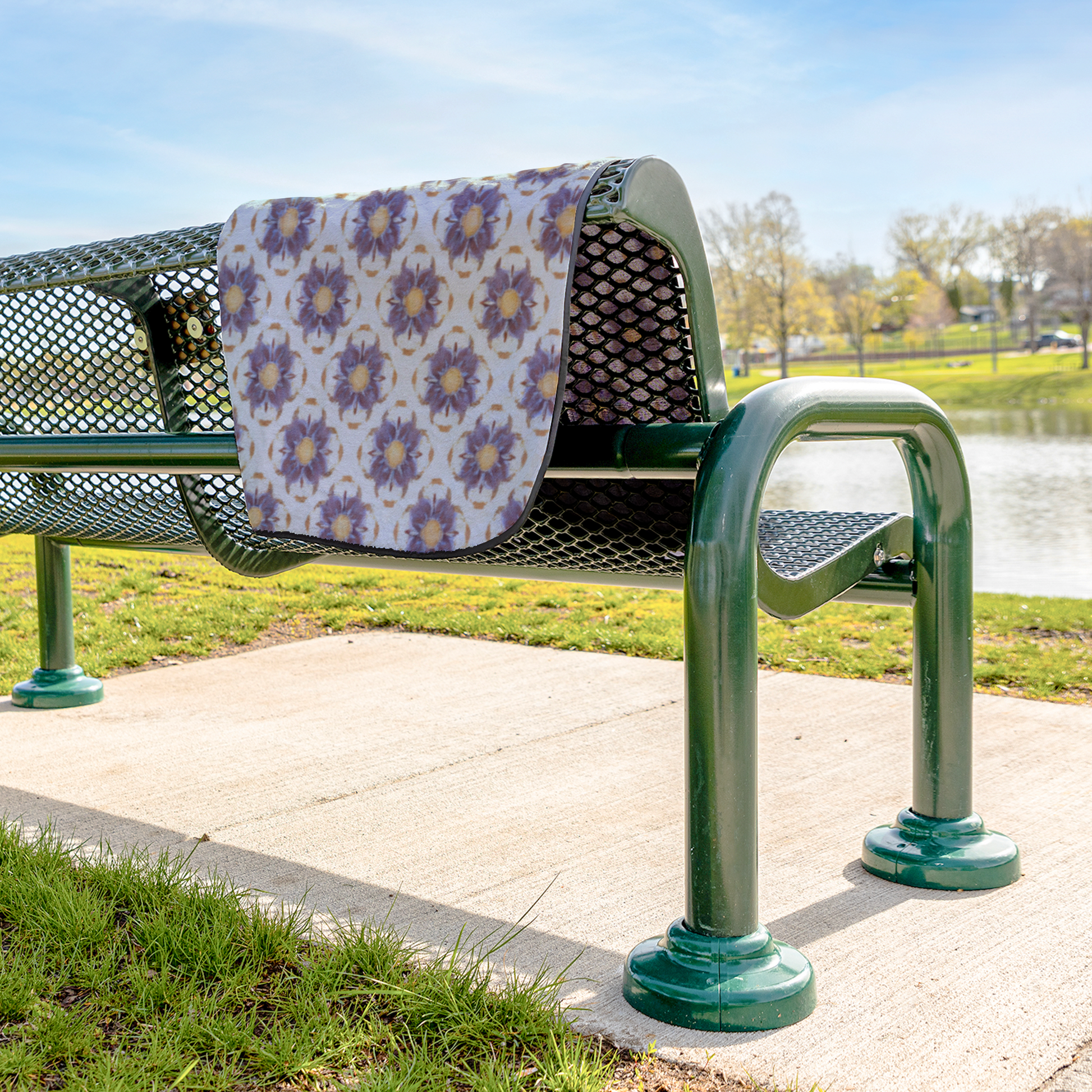 Impulse_Hazy_Stadium_Blanket_StadiumBlanket_Lifestyle_Bench_H_AS_Mockup.png