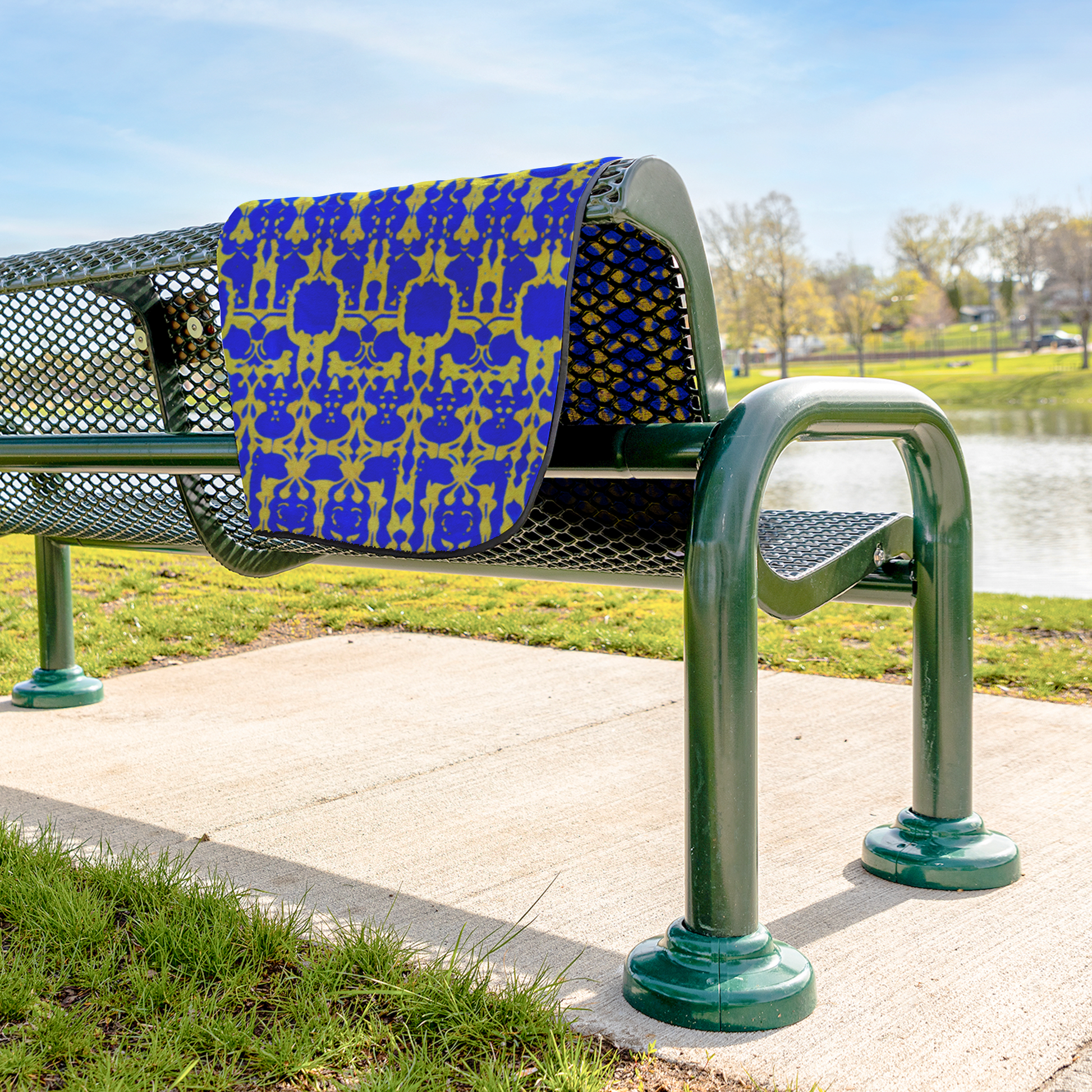 Sunny_Splash_Stadium_Blanket_StadiumBlanket_Lifestyle_Bench_H_AS_Mockup.png